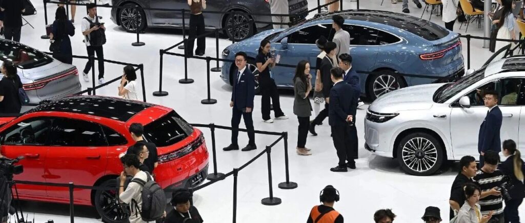 直营大退潮，腾势、鸿蒙智行、极氪等品牌三四线门店转为加盟 | 电厂