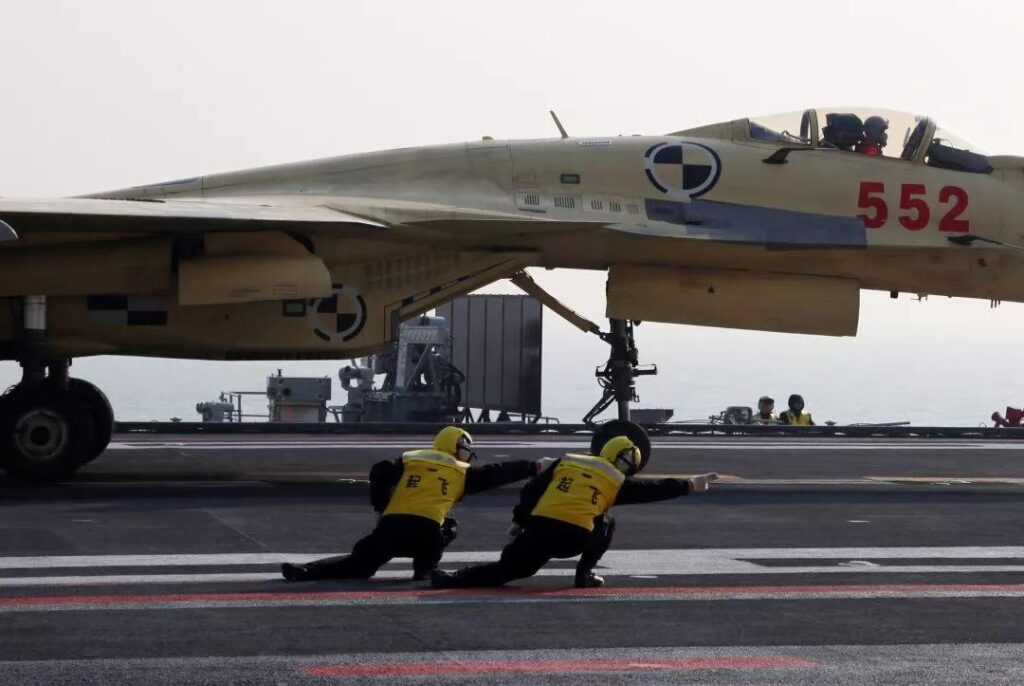 13年前“航母style”火遍全国，如今三航母“舰”指深蓝！