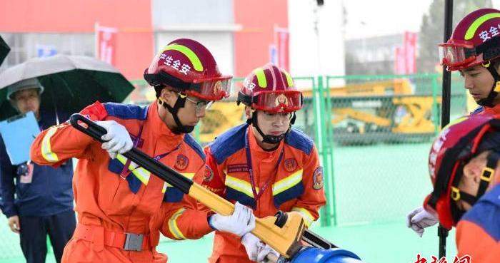 “90后”地质学子变岗位尖兵 安全与技能双精进