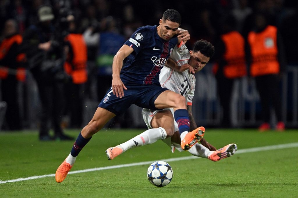 体坛联播｜迪亚斯欧冠被禁赛三场，灰熊探索交易莫兰特的可能