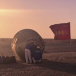 舟落东风霞色里 画展神州明日春——写在神舟二十号航天员乘组天外凯旋之际