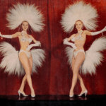 德国一对双胞胎姐妹同日去世，两人一生相伴、终生未婚，曾被称为“国家美腿”