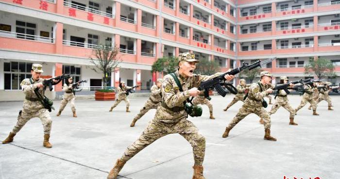 重庆武警：年终军事训练考核“战味”十足