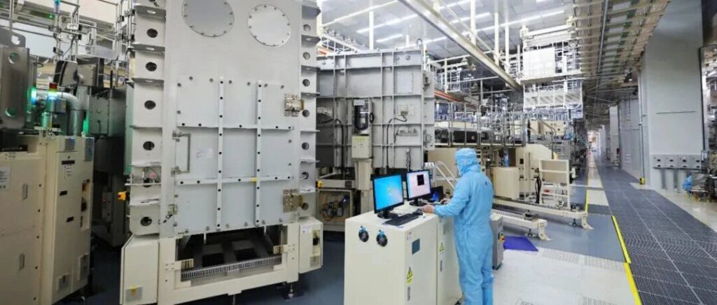 “中国屏”靠什么逆袭？