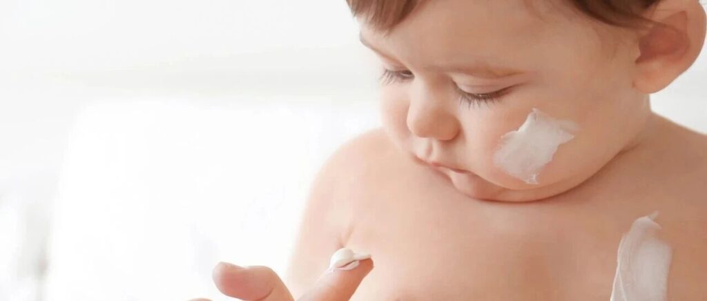 知名婴童品牌被检出菌落超标，选购儿童护肤品不能只认“小金盾”