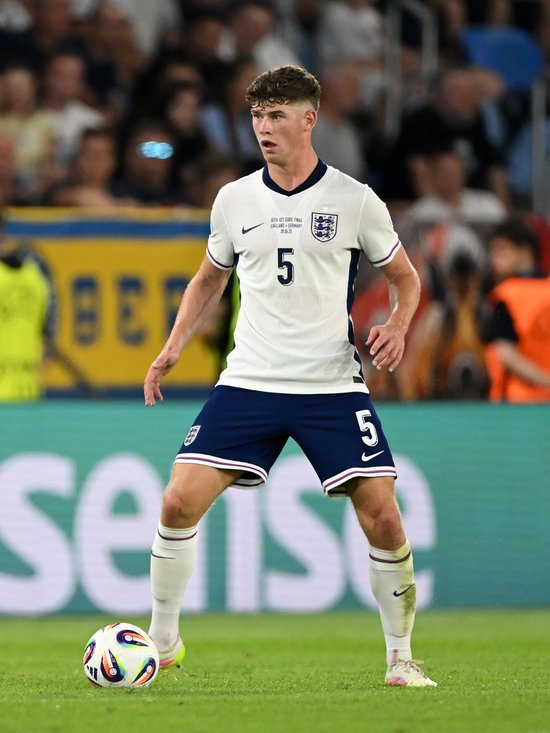 意媒：科莫利想为尤文签下图卢兹后卫克雷斯韦尔，冬窗可能行动