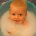 冬季宝宝抗拒洗澡咋办？做好5件事让宝宝爱上洗澡，宝妈亲测有用