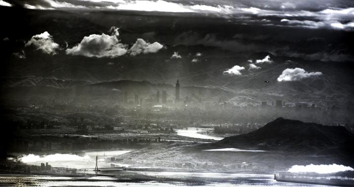 阅海峡！东部战区官微发图：今天看风起，明天看什么？