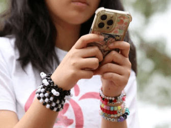 牛弹琴:针对16岁以下的孩子 澳洲干了件前所未有的事