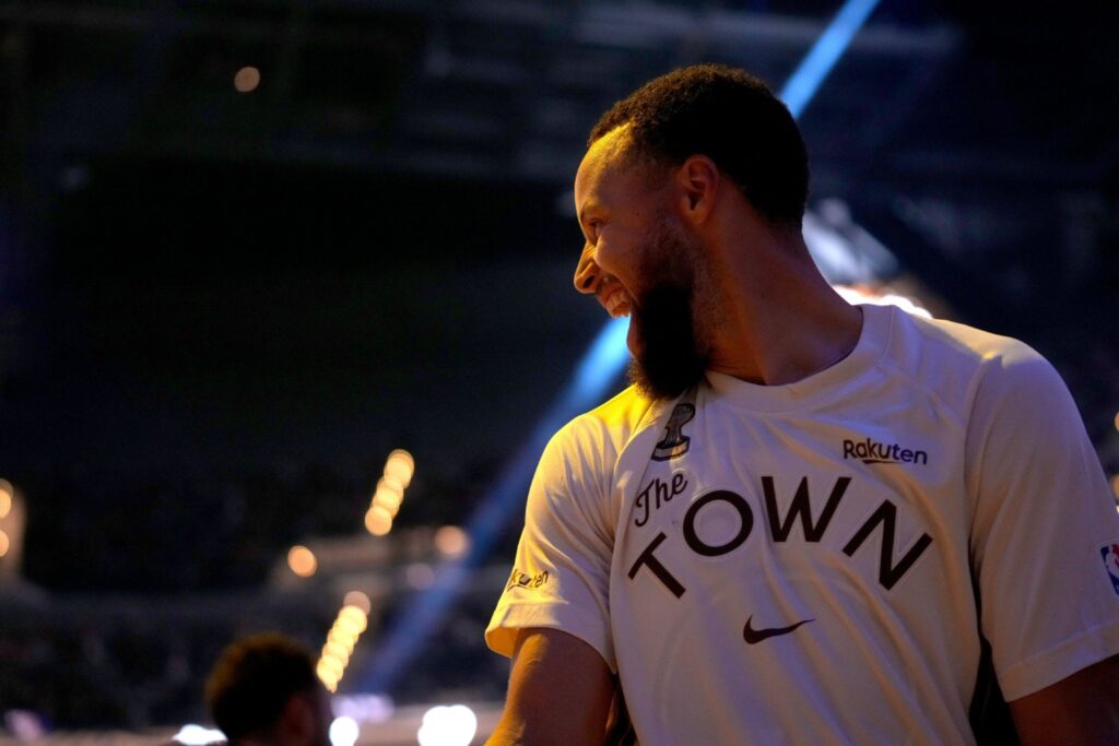 球鞋自由球员!麦迪:库里不需要依靠别的品牌 他自己就是品牌