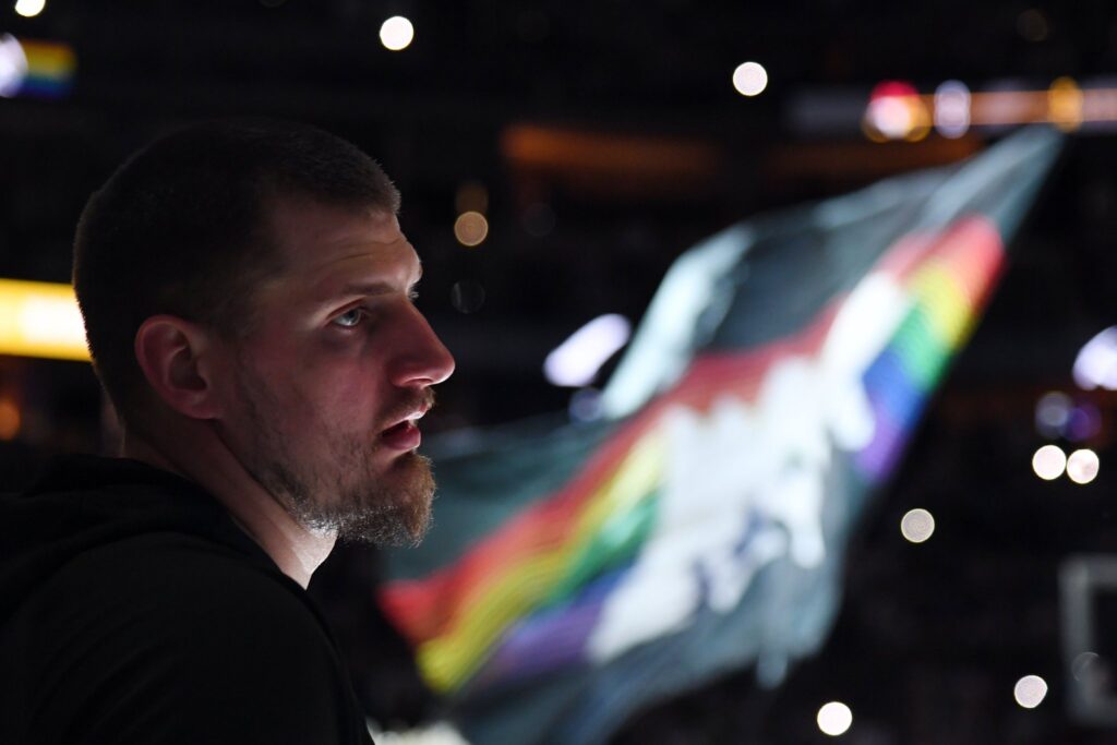 约老师刚砍56+16+15️MVP榜:约基奇居首 前7无变化 库里获提名