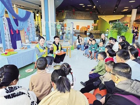 市民游客文明旅游 场馆涌动最美瞬间