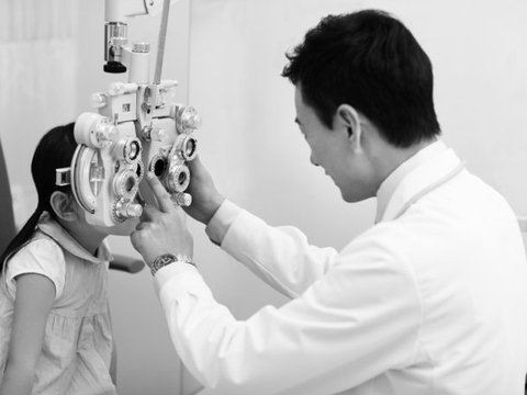 朱丹自曝“一双儿女都是弱视”