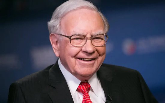 95岁巴菲特正式退休，上月曾发谢幕信，称已捐出13亿美元股票，孩子分别72岁、70岁和67岁，将加速转移其遗产