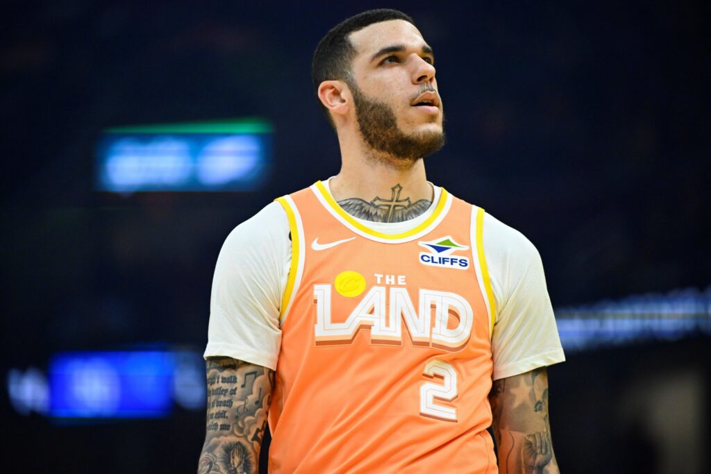 队记:骑士还未完成所有操作 仍在就朗佐·鲍尔进行交易谈判