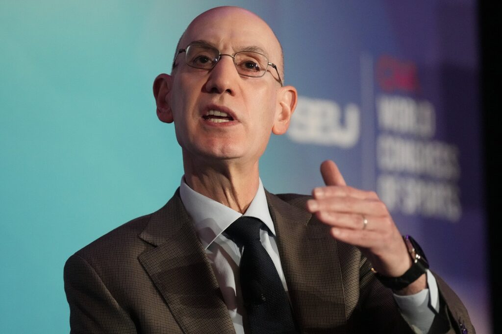 Shams：萧华针对近期联盟日益严重的摆烂问题表达了“强硬”立场