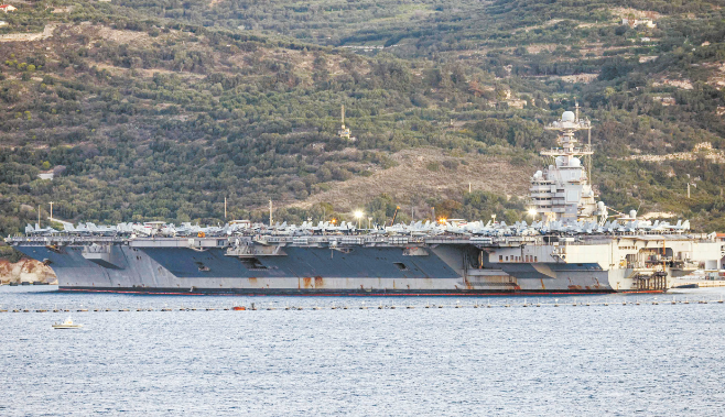 战争风险不断升高！美军重兵集结中东，“数十年来最大规模”