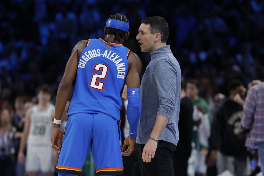 全民皆兵！雷霆上半场11人轮换全部得分 领先76人22分