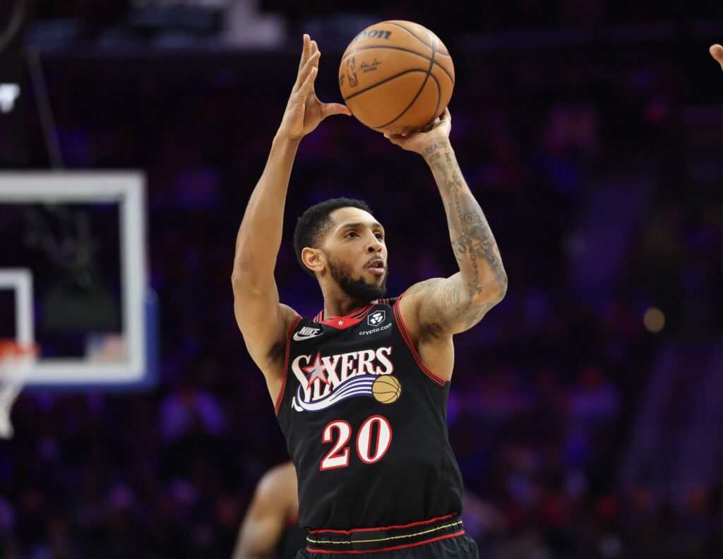 精准打击！佩恩加长三分再中 7分钟时间三分4中4独得12分