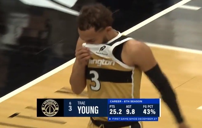 新的开始！特雷·杨迎首秀 上来就强突换手上篮拿到奇才生涯首分