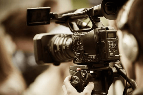 能源安全焦虑加剧：伊朗局势推高油价，或成全球能源转型催化剂？