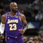 单核带队!詹姆斯首节7分钟4中3拿6分 正负值-6