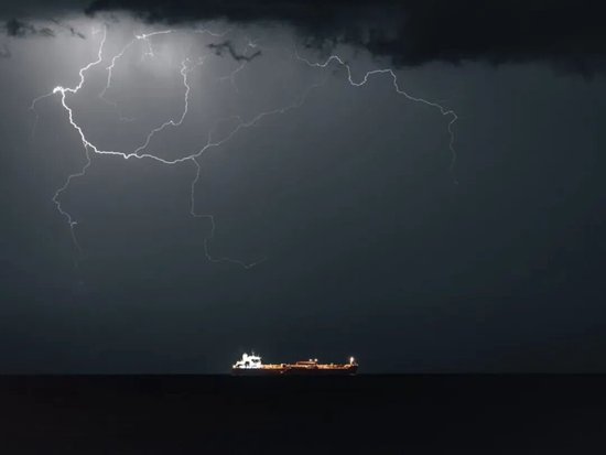 美国碰了一鼻子灰