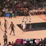 连珠炮!老鹰外线开火连中3记三分 一举获得两位数优势