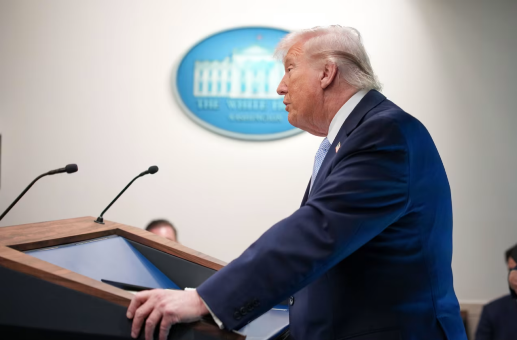 特朗普：伊朗可在一夜内被击溃 或许就是7日晚上